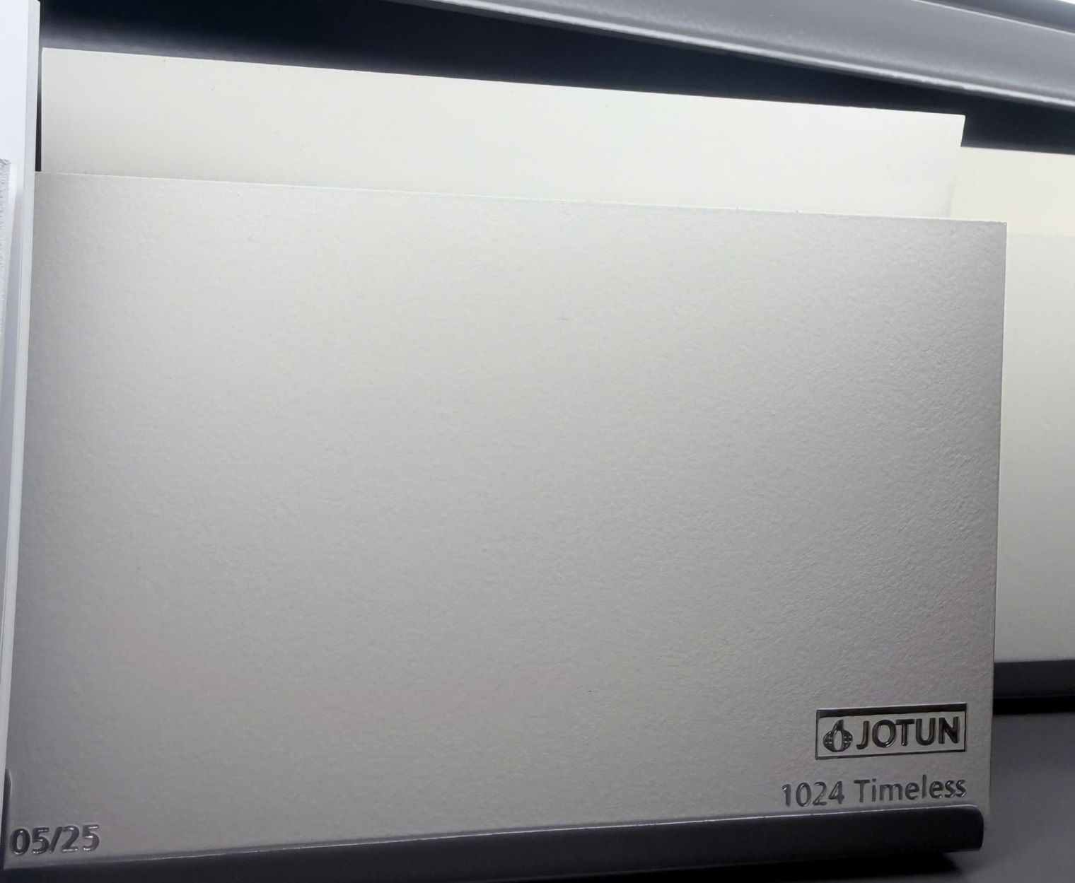 Mã Màu Sơn Jotun 1024 - Màu Be Trắng Thanh Lịch Cho Mọi Không Gian